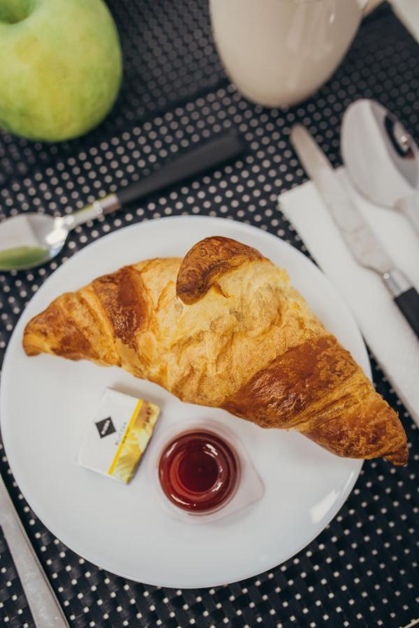 Rubo Hotel Шумен Екстер'єр фото